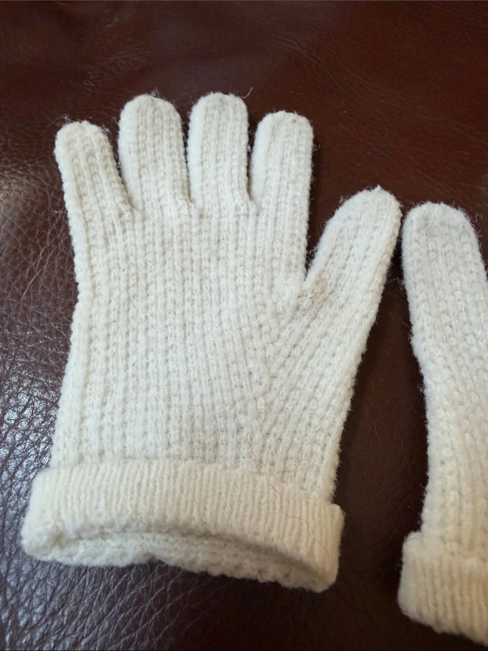 Collectable 1950’s Cream Knit Beaded Trim Baby Gloves